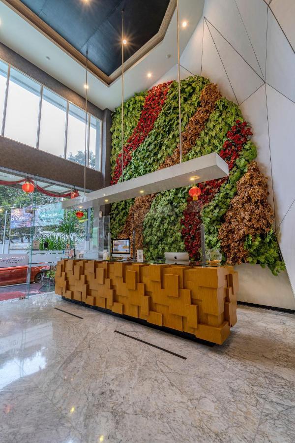 Ascent Hotel & Cafe Μαλάνγκ Εξωτερικό φωτογραφία
