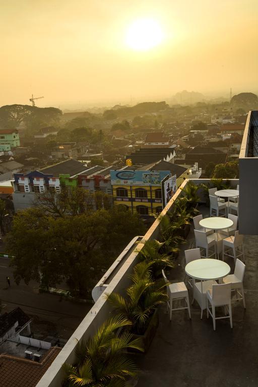 Ascent Hotel & Cafe Μαλάνγκ Εξωτερικό φωτογραφία